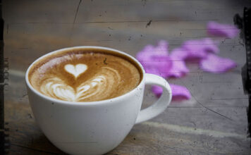 Multum energii schowane w jednym kubku, czyli jak szybko dodać sobie sił z rana kawa